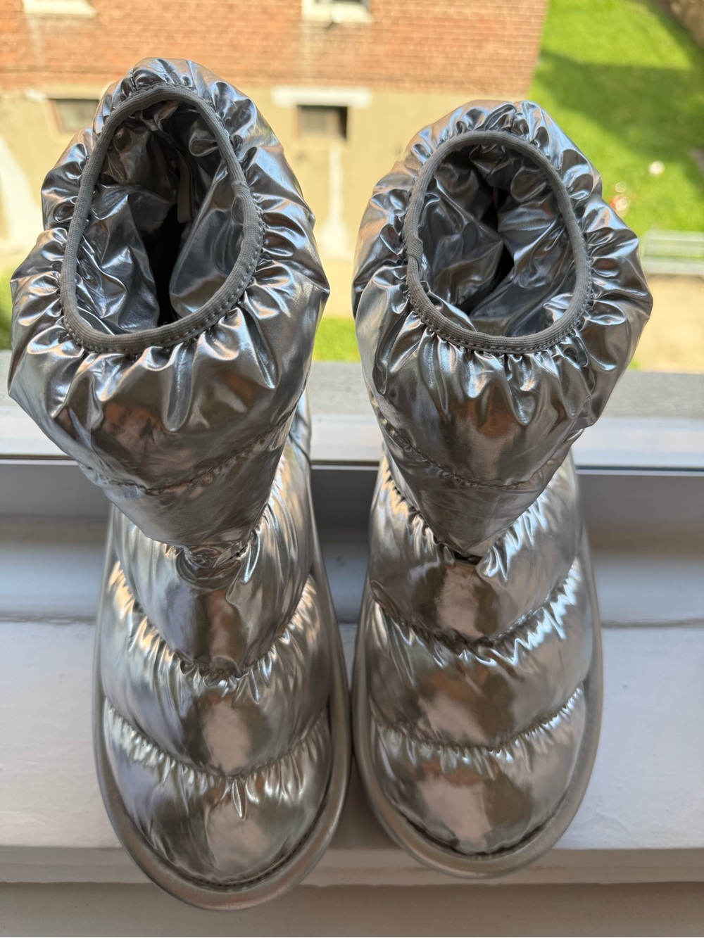 Women’s Metallic Silver Puffer Winter Boots